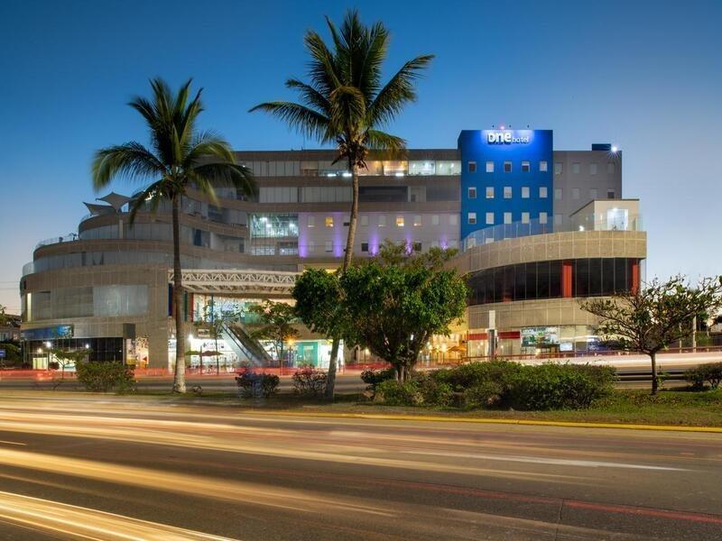 Отель One Puerto Vallarta Aeropuerto Экстерьер фото